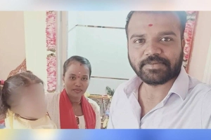 স্ত্রী'র শি-র-শ্ছেদ করা মাথা নিয়ে থানায় স্বামী