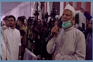 ঈদ জামাতে প্রধান উপদেষ্টা: দেশবাসীকে ঈদ শুভেচ্ছা