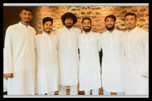 শাহবাগে ঈদের নামাজ পড়লেন মুসলিম ফুটবলাররা