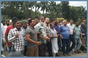 আজও উত্তাল নগরভবন, বন্ধ প্রধান ফটক
