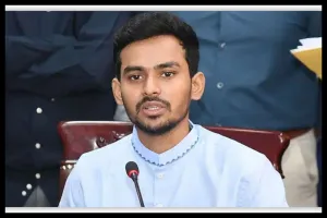 আর বসে থাকার সুযোগ নেই, কেন বললেন উপদেষ্টা আসিফ?
