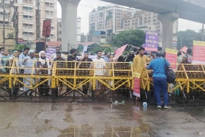 চার দফা দাবিতে বিদেশ ফেরত ‘জুলাই যোদ্ধা’দের বিক্ষোভ