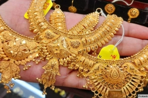 টানা বাড়ার পর কমল সোনার দাম