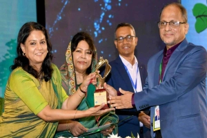 ৪ ক্যাটাগরিতে রাষ্ট্রীয় পুরস্কার: স্বর্ণপদক ও লাখ টাকার চেক প্রদান