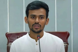 ব্যাগে ম্যাগাজিন থাকার বিষয়ে মুখ খুললেন আসিফ মাহমুদ