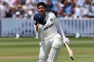 গাভাস্কারকে ছাড়িয়ে ইতিহাস গড়লেন গিল
