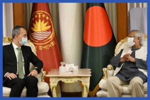 প্রধান উপদেষ্টার সঙ্গে তুরস্কের প্রতিরক্ষা সচিবের বৈঠক