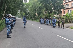 পরিস্থিতি নিয়ন্ত্রণে সেনা-বিজিবির সাথে নামল কোস্ট গার্ড