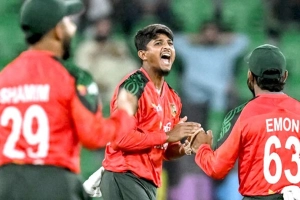 মেহেদীর স্পিন বিষে নীল শ্রীলঙ্কা, বাংলাদেশের লক্ষ্য ১৩৩