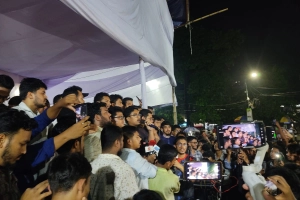 গোপালগঞ্জে হামলার প্রতিবাদে ঢাবি শিবিরের বিক্ষোভ