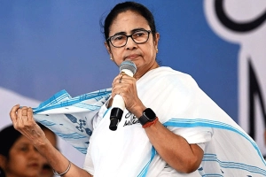আ.লীগ নেতাদের ভারতে আশ্রয়: মমতার বিস্ফোরক মন্তব্যে তোলপাড়