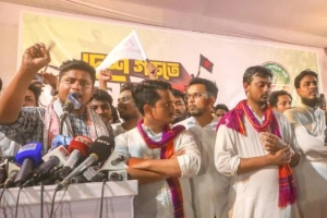 'রাজার ছেলে রাজা' এই দেশে আর সেটা হবে না: হাসনাত আবদুল্লাহ
