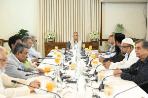 চার রাজনৈতিক দলের সঙ্গে প্রধান উপদেষ্টার বৈঠক