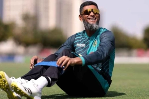 বিসিবির প্রস্তাব ফিরিয়ে দিলেন মাহমুদউল্লাহ