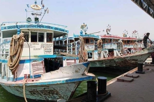 দৌলতদিয়া-পাটুরিয়া রুটে লঞ্চ চলাচল বন্ধ