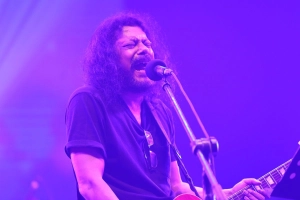 ফিলাডেলফিয়া মাতালেন রকস্টার জেমস