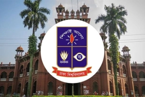 ভারতে ঢাবির দুই ছাত্রীর ছবি নিয়ে তোলপাড়, ক্ষোভ