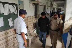কলকাতা বিমানবন্দরে গ্রেপ্তার বাংলাদেশি নাগরিক