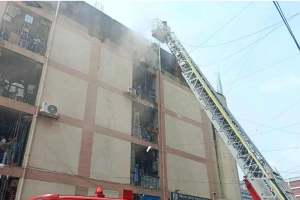 রাজধানীর সুন্দরবন স্কয়ার মার্কেটের আগুন নিয়ন্ত্রণে