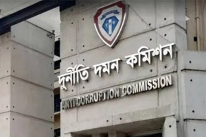 এক বছরে দুদকের ৪০০ মামলা, চার্জশিট মাত্র একটিতে