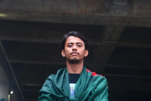 হলে ছাত্ররাজনীতি বন্ধ করতে না পারায় বাগছাস নেতার পদত্যাগ