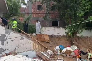 ভারী বর্ষণে দেয়াল ধস: নি’হত ৭