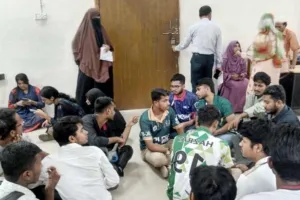 অবরুদ্ধ ঢাকা সেন্ট্রাল ইউনিভার্সিটির প্রশাসক কার্যালয়