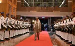 তিন দিনের সফর শেষে দেশে ফিরছেন প্রধান উপদেষ্টা