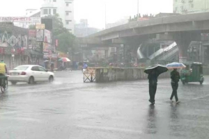 ঢাকায় সকাল থেকেই গুঁড়িগুঁড়ি বৃষ্টি