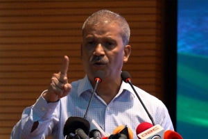 চিকিৎসার নামে টেস্ট বাণিজ্যে ক্ষুব্ধ আসিফ নজরুল