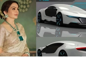 ১৩৮ কোটি টাকায় নীতার রঙ বদলানো গাড়ি