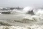 উত্তাল সাগর, উপকূলে ফিরছে সব মাছ ধরার ট্রলার
