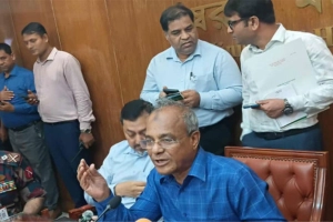 দেশের বিভিন্ন এলাকায় এখনো মব জাস্টিস চলছে: স্বরাষ্ট্র উপদেষ্টা
