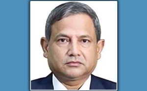 দেশ ছাড়তে পারবেন না শেখ হাসিনার সাবেক সামরিক সচিব