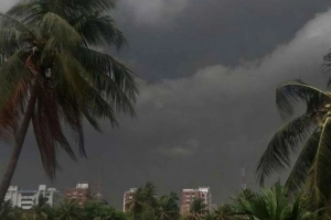 দেশের সাত অঞ্চলে ঝড়বৃষ্টি, নদীবন্দরে সতর্কতা
