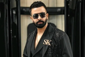 চলতি বছরেই বড় ধামাকা নিয়ে আসছেন শাকিব খান