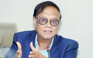 পোশাক মালিকদের বকেয়া পরিশোধের আশ্বাস দিলেন গভর্নর