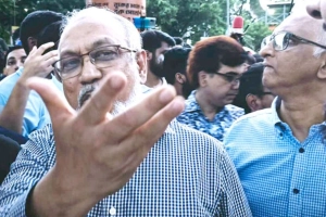 পুলিশি হামলা নিয়ে ক্ষুব্ধ বুয়েট ভিসি, জড়িতদের বিরুদ্ধে ব্যবস্থা নেওয়ার দাবি