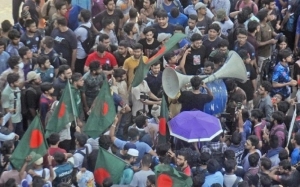 সমাধানের খোঁজে বৈঠকে শিক্ষার্থী-উপদেষ্টারা