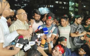 আন্দোলন চলবে, ডিসির পদত্যাগ চান প্রকৌশল শিক্ষার্থীরা