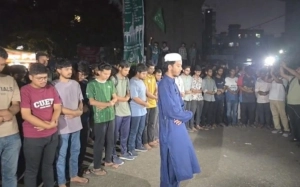সড়ক অবরোধের পর সরকারের গায়েবী জানাজা পড়ল শিক্ষার্থীরা