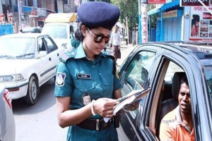 ঢাকায় ট্রাফিক আইন লঙ্ঘনে ১,৪৪৫ মামলা