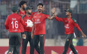 নাসুম-মোস্তাফিজের তোপে ১০৩ রানে অলআউট নেদারল্যান্ডস