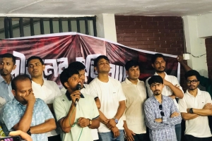 ধর্ষণের হুমকির প্রতিবাদে ঢাবি ছাত্রদলের বিক্ষোভ