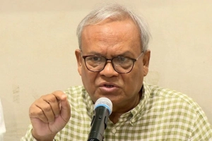 জাতীয় পার্টির ভূমিকায় প্রশ্ন তুললেন রিজভী