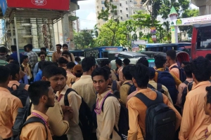 ডিপ্লোমা শিক্ষার্থীদের সড়ক অবরোধ