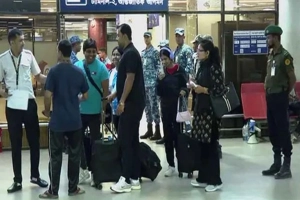 যুক্তরাষ্ট্র থেকে ফেরত এলো আরও ৩০ বাংলাদেশি