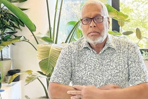 দামি ঘড়ি-আইপ্যাড ফিরিয়ে দিলেন উপদেষ্টা ফাওজুল কবির