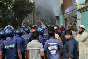 পুলিশের ওপর হামলা, মামলায় আসামি সাড়ে ৩ হাজার