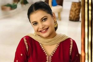 রাজনীতির সঙ্গে আমাকে জড়াবেন না: শবনম ফারিয়া